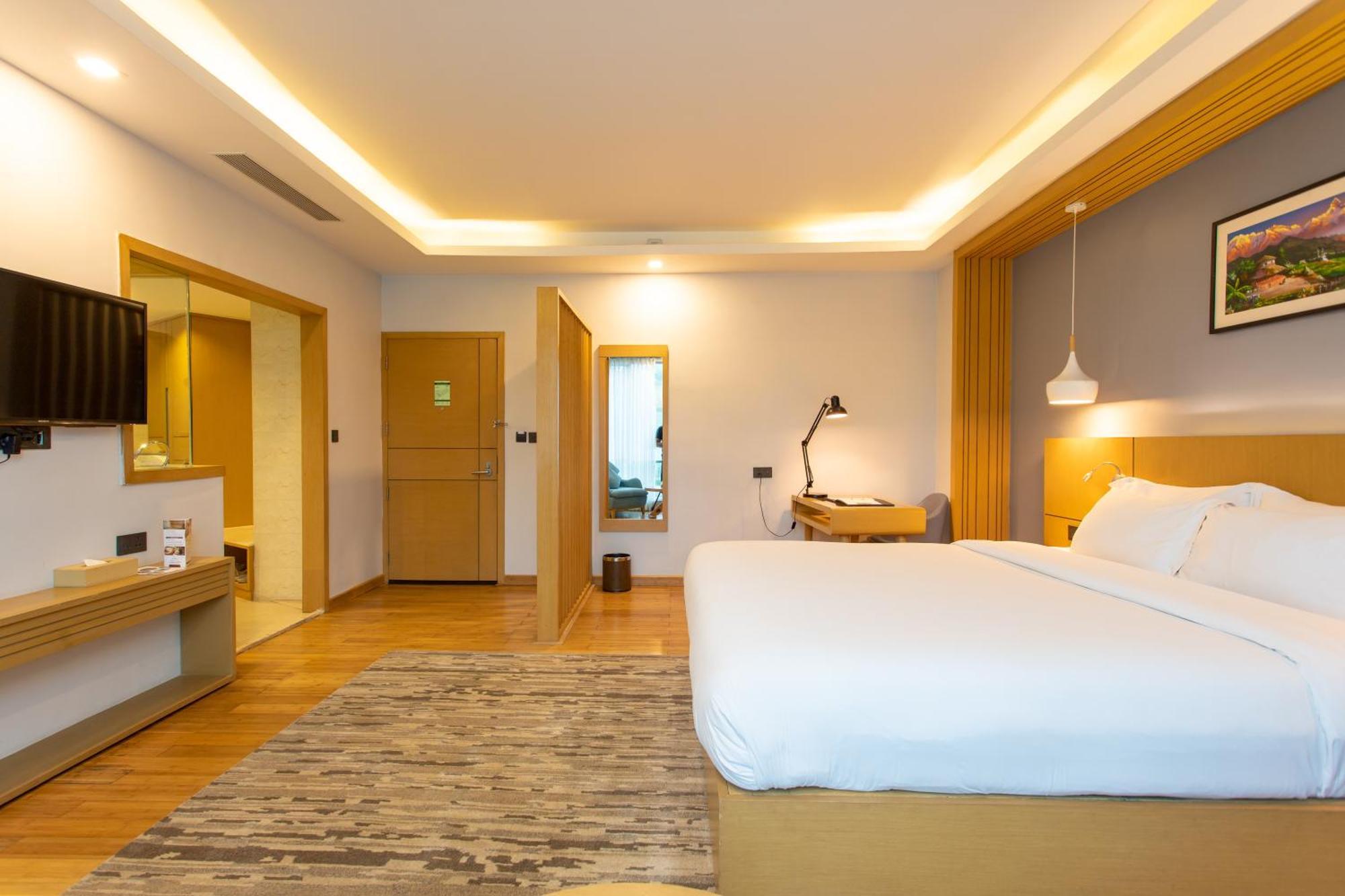Hotel Siraichuli Чітаван Екстер'єр фото